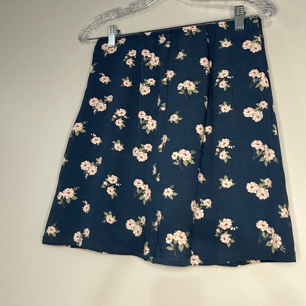 NWT American Eagle Lightweight Floral Blue Mini Skirt
